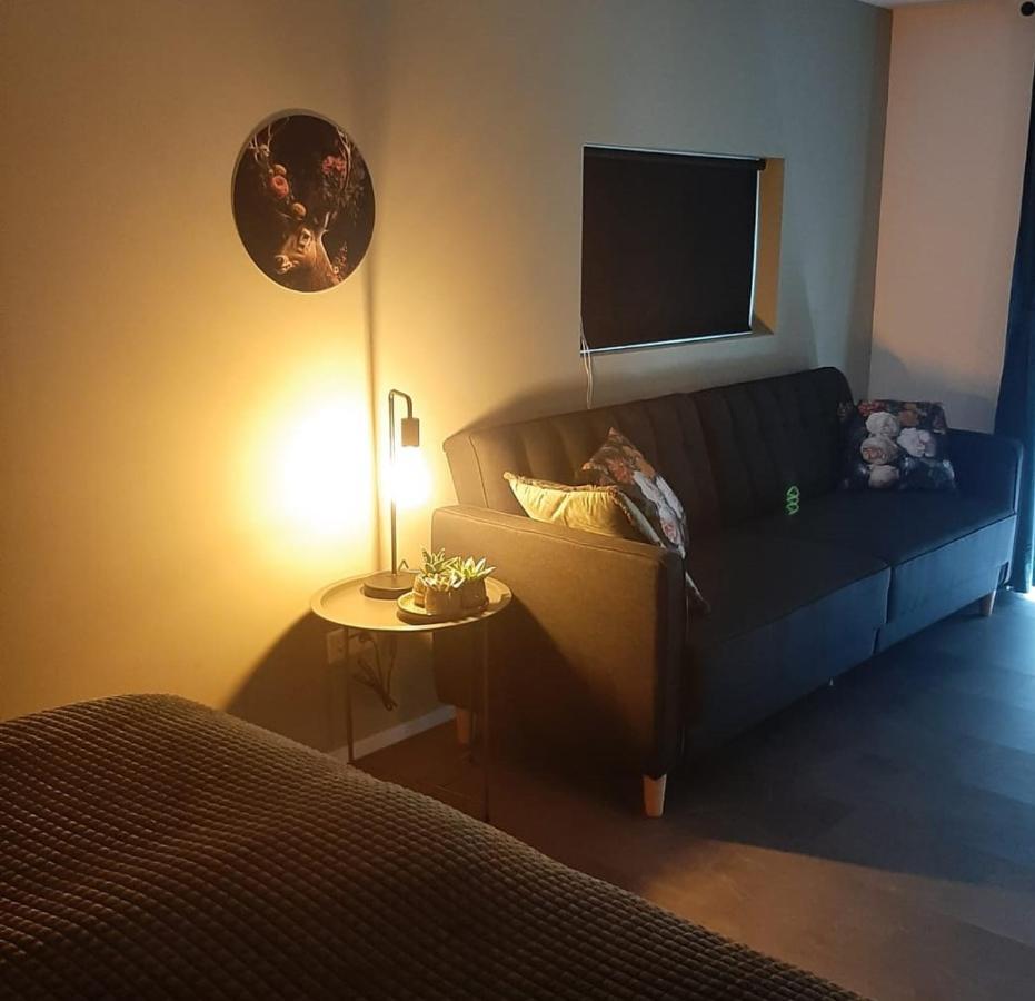 Grutsk Op 12 Bed & Breakfast Drachten Bagian luar foto